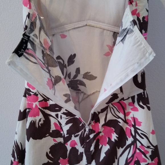 Spring dress - Picture 4 of 5